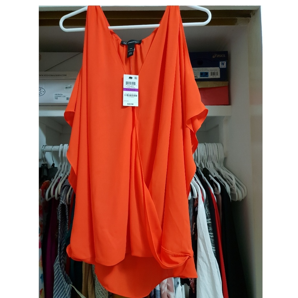 COLD SHOULDER TOP